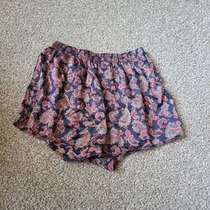 Vintage Addiction Paisley Print Women's Shorts